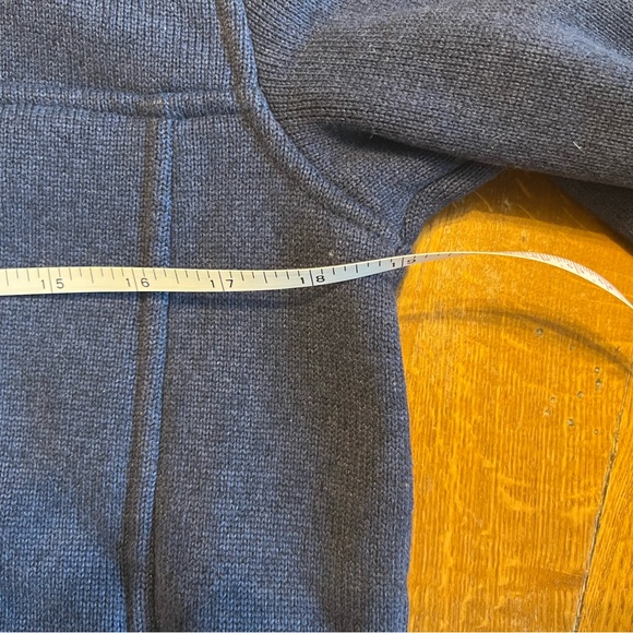 L.L. Bean Men's Deep Blue Zip Up Sweater - Picture 6 of 11